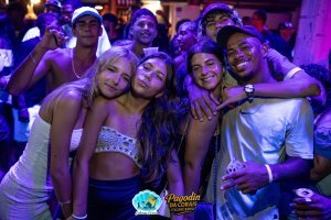 Show de Marcelo Bonfá + Pagodin da Corais