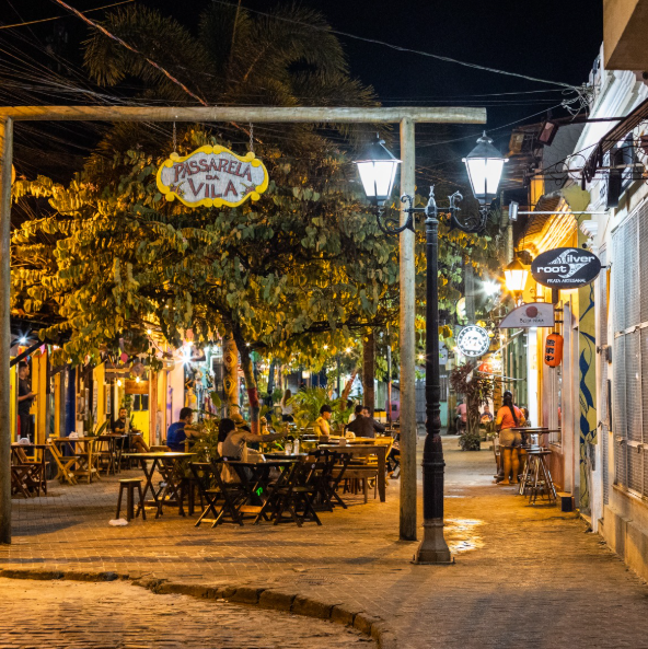 Passarela da Vila em Itacaré: onde passear, comer e sentir o ritmo da cidade
